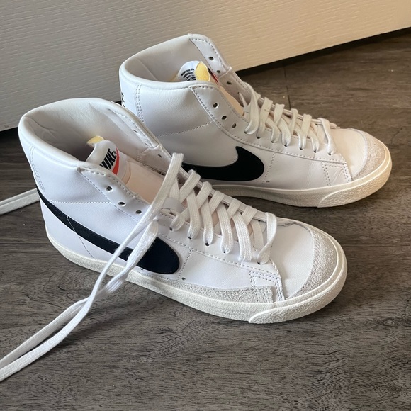 Nike Blazer 77 Women's 6 - Picture 3 of 4